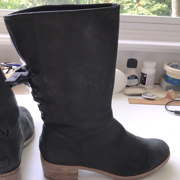 UGG Boots - Picture 1 of 16